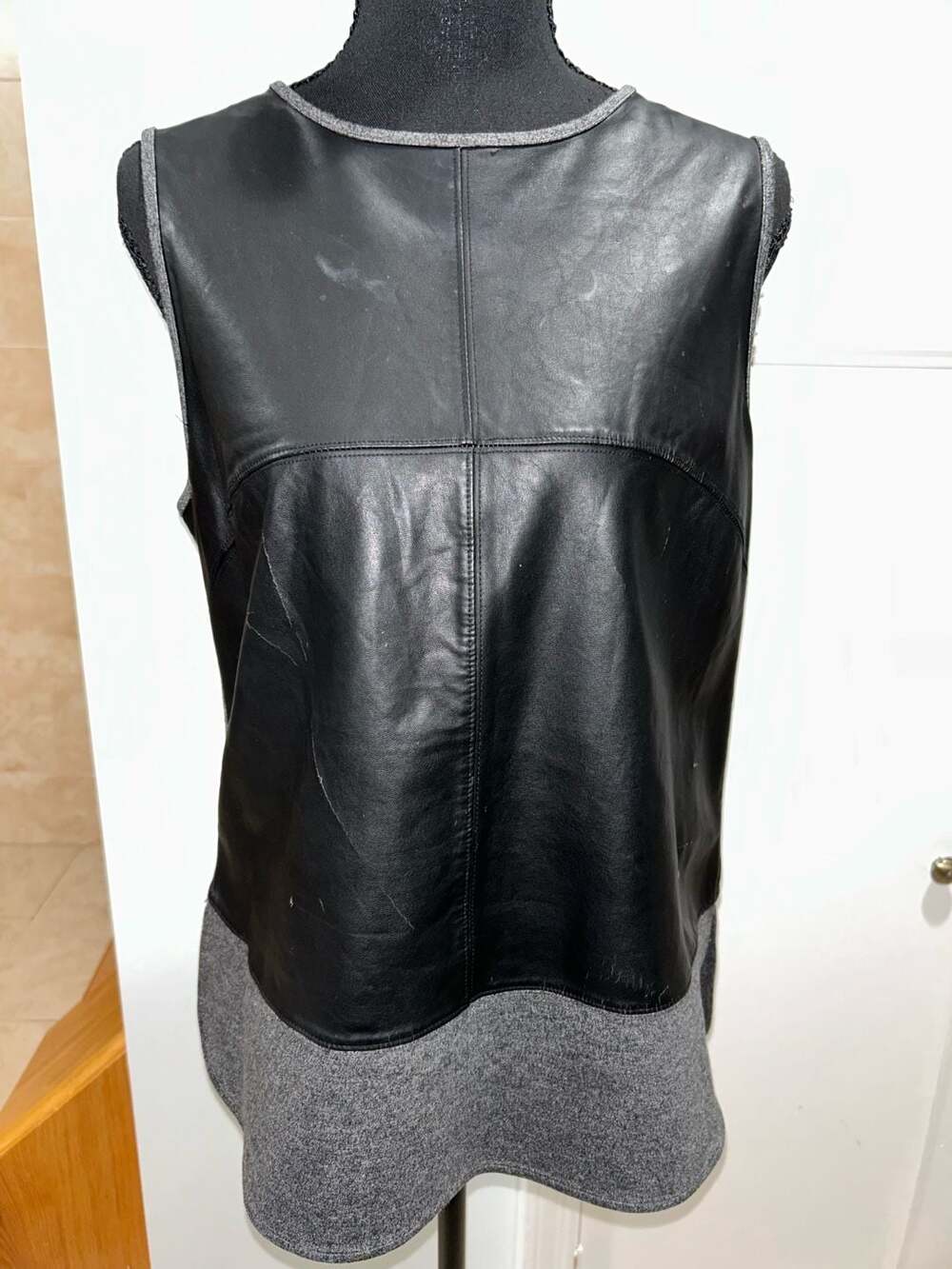 Banana Republic Leather Front Top Size M Gray Black Sleeveless Tunic
